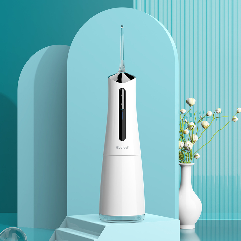 4 modalità di lavoro 300ml Electric Jet Cordless Portable Water Flosser Pulizia orale