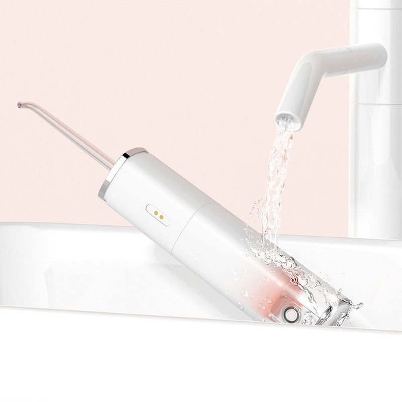 Pulizia profonda portatile di Sonic Cordless Water Flosser Rechargeable con quattro ugelli