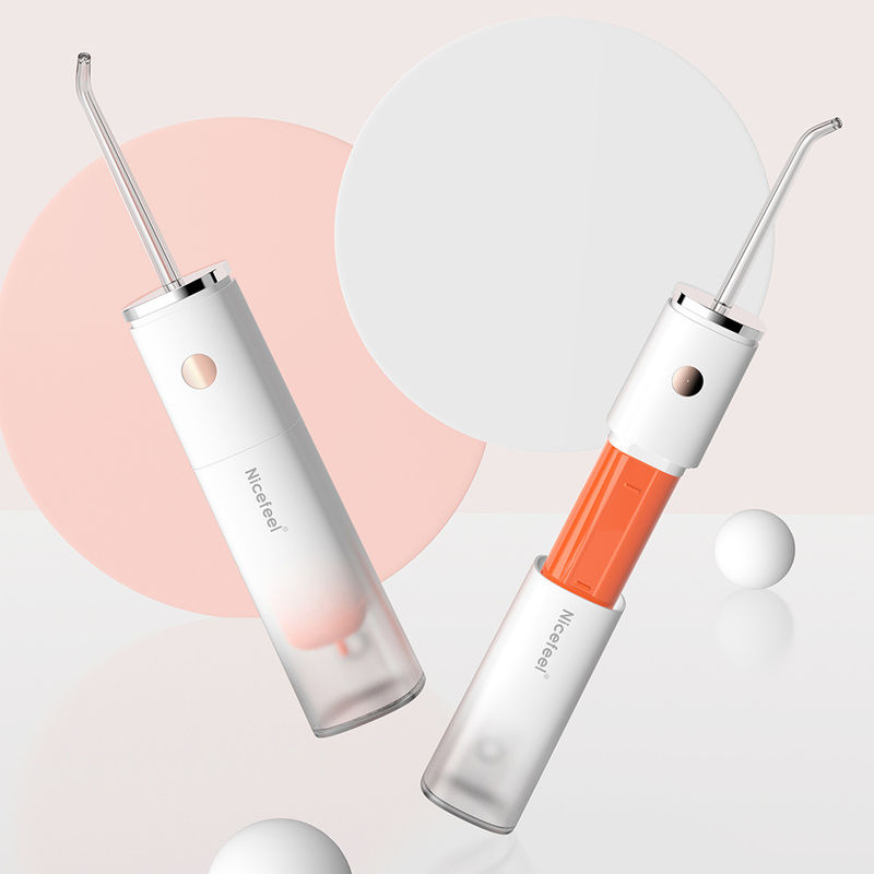 Pulizia profonda portatile di Sonic Cordless Water Flosser Rechargeable con quattro ugelli